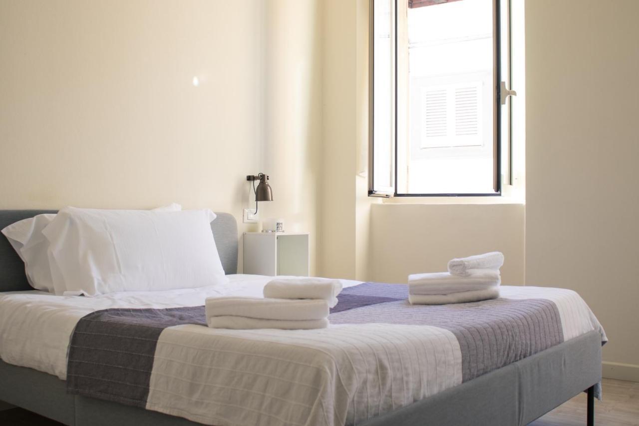 Nur 2 Casa Vacanze Bergamo Via Pignolo Bagian luar foto
