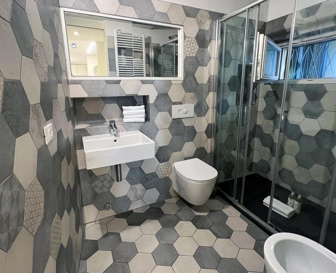 Nur 2 Casa Vacanze Bergamo Via Pignolo Bagian luar foto